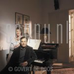 19-12-2003 Robert and Monique Schoemacher at home in Scheveningen.

[keywords]Posed: Half Length, Eyecontact, Smiling, Piano, Plastic Surgeon[/keywords]